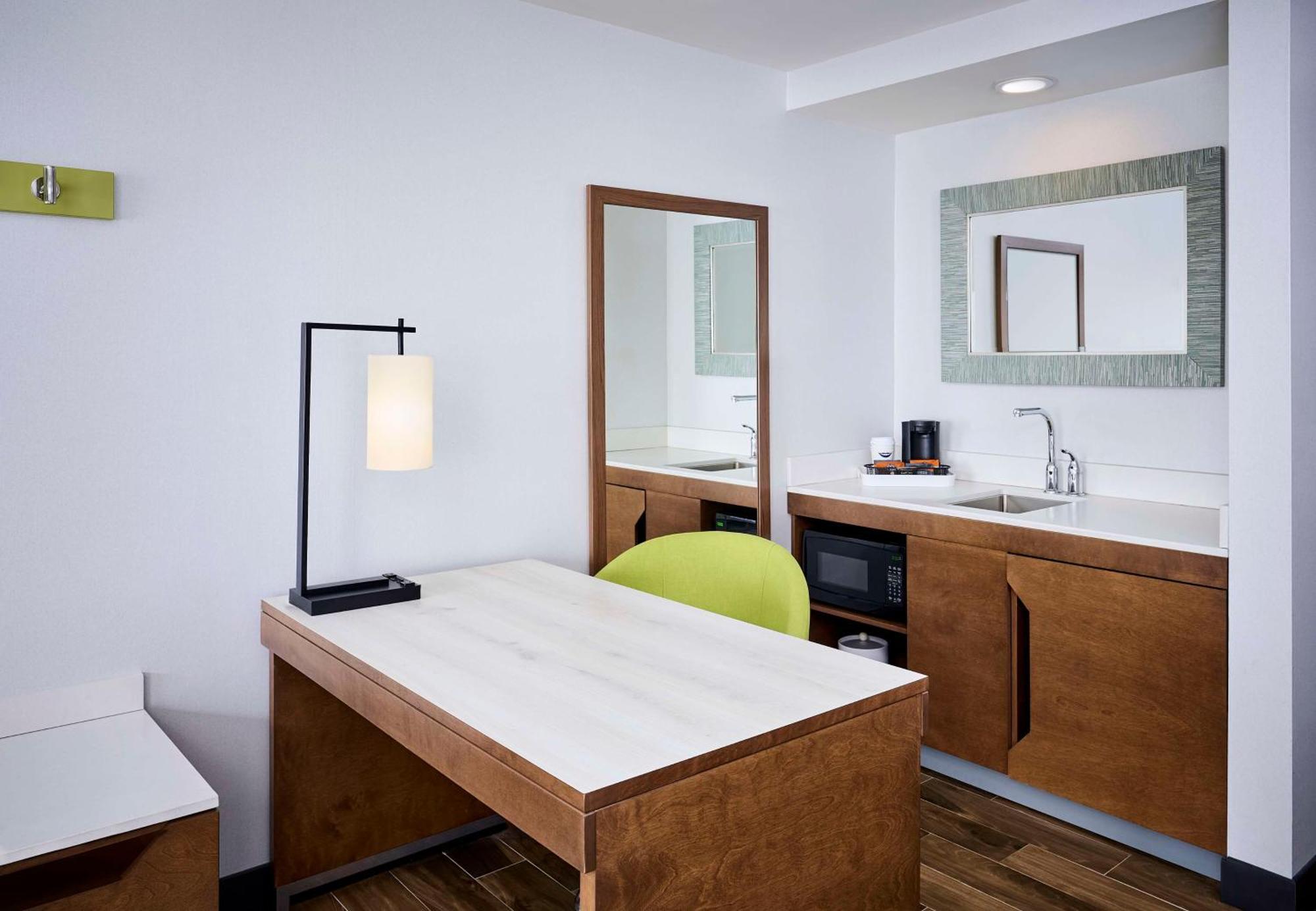 Hampton & By Hilton