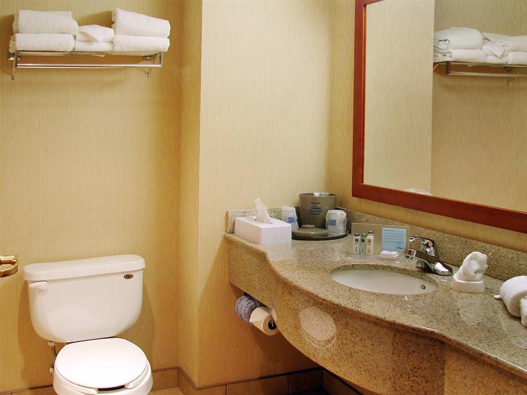 Hampton & By Hilton Hotel Windsor